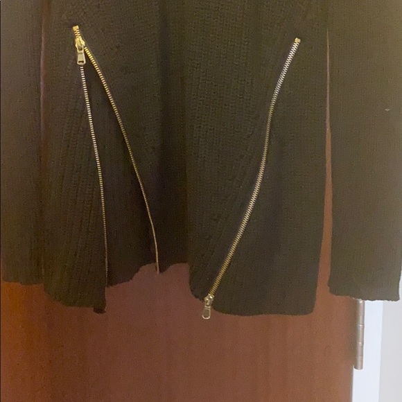 Sweater - Picture 3 of 3